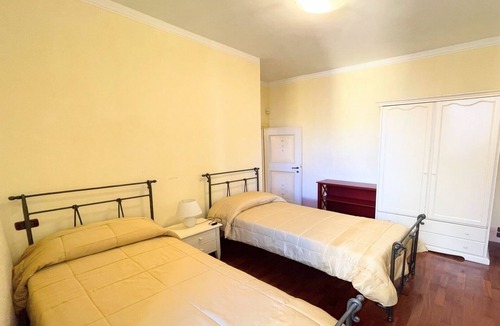 Spoleto Villa | Spoleto detached villa centrally located - car unnecessary - wifi - sleeps 10