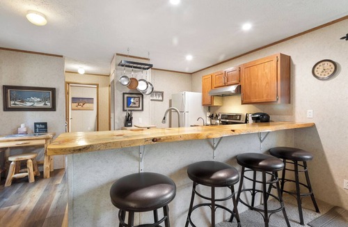 Cripple Creek Cabin | Spring Special Price Private, Romantic, Dog friendly, NEW HotTub, Hiking