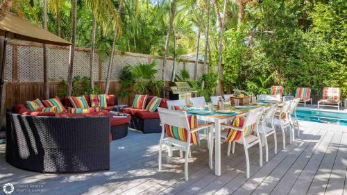 Historic Seaport House | Star of the Seaport by Last Key Realty