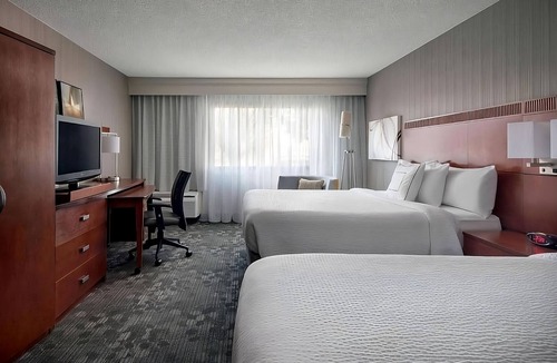 Torrance Hotel | Stay And Relax! Pet Friendly Suite! Outdoor Pool!