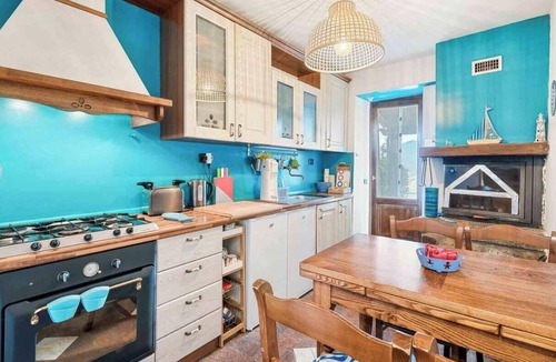 Valeriano Lunense Apartment | Stay in a beautiful holiday home located in the heart of a picturesque village, with free parking in the village available to guests.The house is ideal for families or couples and offers:Two cozy and well-furnished double bedrooms, a bathroom, a fully eq
