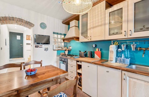 Valeriano Lunense Apartment | Stay in a beautiful holiday home located in the heart of a picturesque village, with free parking in the village available to guests.The house is ideal for families or couples and offers:Two cozy and well-furnished double bedrooms, a bathroom, a fully eq
