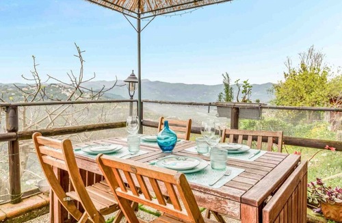 Valeriano Lunense Apartment | Stay in a beautiful holiday home located in the heart of a picturesque village, with free parking in the village available to guests.The house is ideal for families or couples and offers:Two cozy and well-furnished double bedrooms, a bathroom, a fully eq