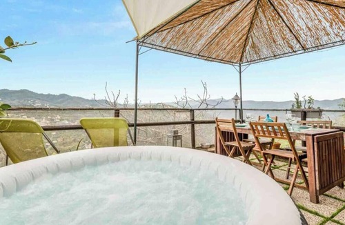 Valeriano Lunense Apartment | Stay in a beautiful holiday home located in the heart of a picturesque village, with free parking in the village available to guests.The house is ideal for families or couples and offers:Two cozy and well-furnished double bedrooms, a bathroom, a fully eq