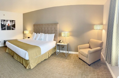 Torrance Hotel | Stay Near Torrance Beach w/Fitness Center and Easy Access to LAX