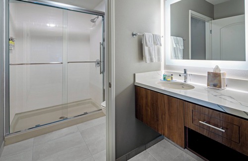 Harbor Hotel | Staybridge Suites Long Beach Airport by IHG