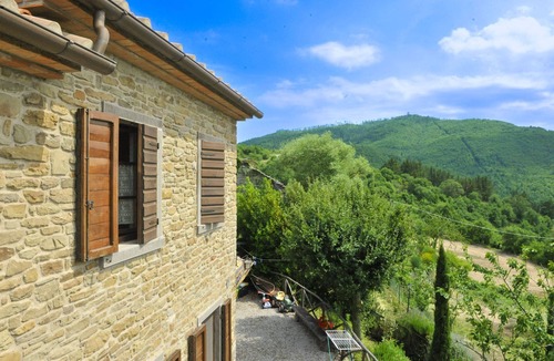 Pieve di Chio Villa | Stone house in a secluded and extremely panoramic position, 15 km from Cortona, with private pool an