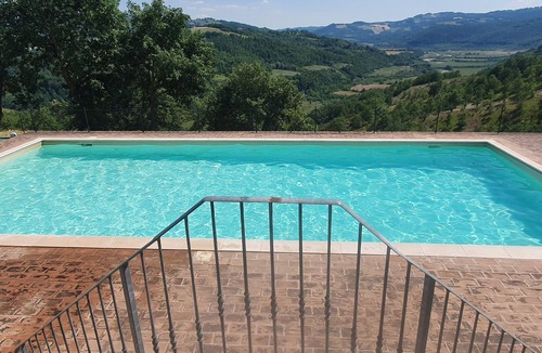 Monteluiano House | Stone villa with private pool and park, located in the Umbrian countryside