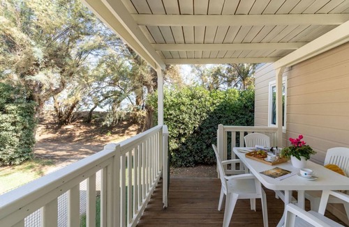 Cologna Spiaggia House | Stork Lodge Superior vacation village for 4 people