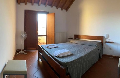 Campiglia Marittima Hostel | Student's Hostel Gowett