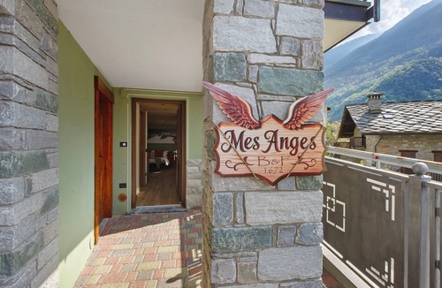 Pont-Saint-Martin Apartment | Studio 'Mes Anges Perloz' with Mountain View, Private Terrace and Wi-Fi