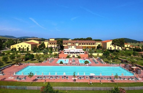 Piombino Apartment | Studio Stay with Balcony in Piombino