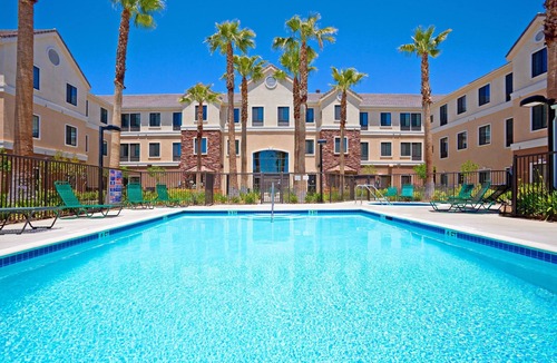 Palmdale Apartment | Studio Suite w/Full Kitchen in Palmdale, CA
