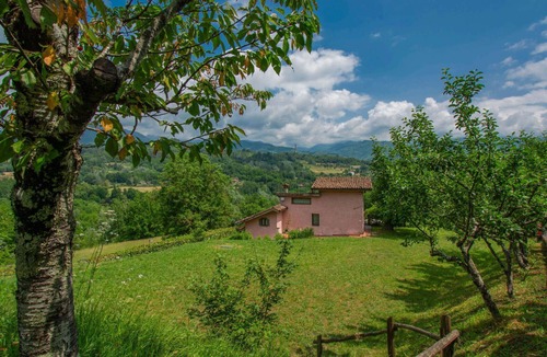Camporgiano House | Stunning private villa for 6 guests with WIFI, private pool and TV