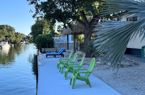 Cudjoe Gardens House | Stunning 3BR Lower Keys Remodel, Waterfront with 90-fT dock & private pool