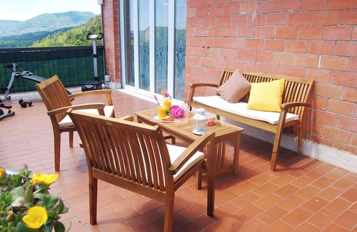 Vezzano Ligure Apartment | Stunning and Cozy 5BR Stunning Apartment in Verbier