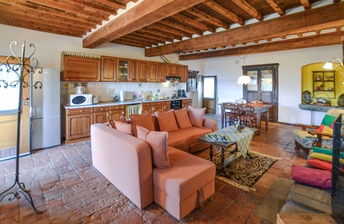 Partina Apartment | Stunning apartment in Bibbiena with swimming pool