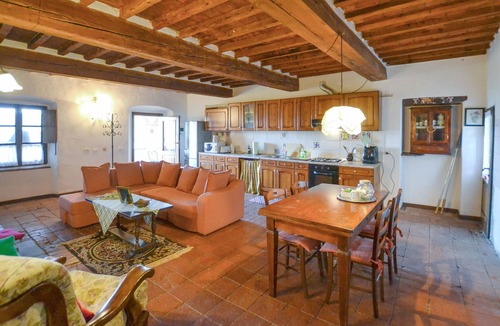 Partina Apartment | Stunning apartment in Bibbiena with swimming pool