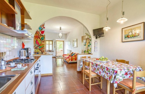 Porrena Apartment | Stunning apartment in Poppi AR with WiFi