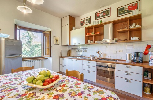 Porrena Apartment | Stunning apartment in Poppi AR with WiFi