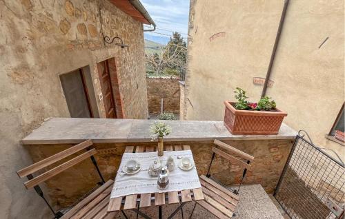 Monticchiello Apartment | Stunning Apartment In Monticchiello With Wifi