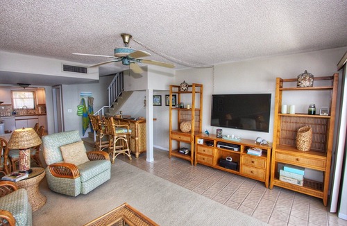 Islamorada House | Stunning Bayfront Townhouse with Boat Slip/Marina Access - A Luxurious Retreat!