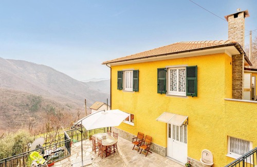 Borzonasca House | Stunning home in Borzonasca with WiFi