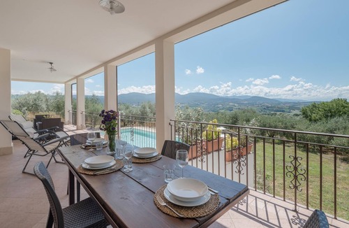 Otricoli House | Stunning home in Otricoli with private swimming pool, can be inside or outside