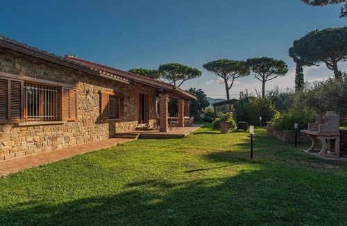 Castagneto Carducci Villa | Stunning private villa for 8 people with A/C, WIFI