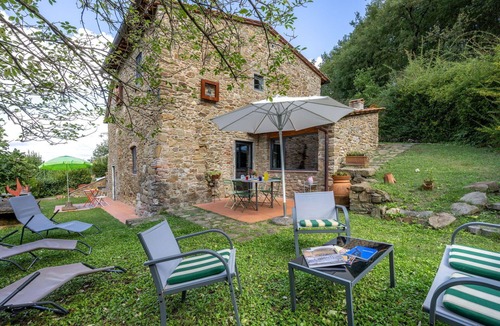 Greve in Chianti Villa | Stunning private villa for 7 people with A/C, WIFI, TV, patio and panoramic view