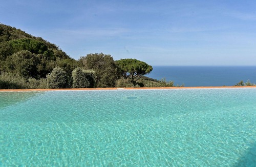 Monte Argentario Villa | Stunning private villa for 8 guests with WIFI, private pool, TV and patio