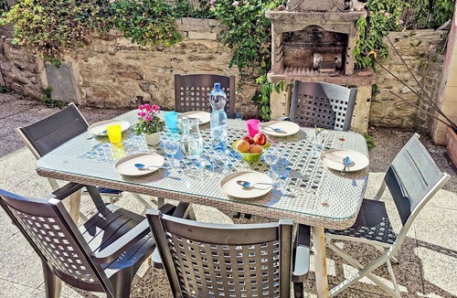 Prela House | Stunning private villa for 6 guests with WIFI, pool, TV, terrace and pets allowed
