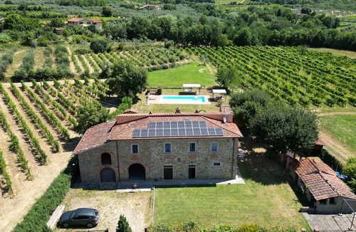 Terranuova Bracciolini Villa | Stunning private villa for 11 people with private pool, WIFI, TV, pets allowed and panoramic view