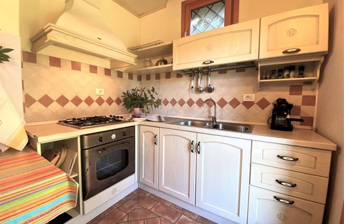 Montescudaio House | Stunning private villa for 4 people with WIFI, pets allowed and panoramic view