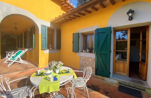 Montescudaio House | Stunning private villa for 4 people with WIFI, pets allowed and panoramic view