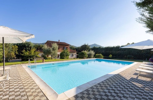 Cortona Villa | Stunning private villa with A/C, private pool, WIFI, TV, patio and pets allowed, close to Cortona
