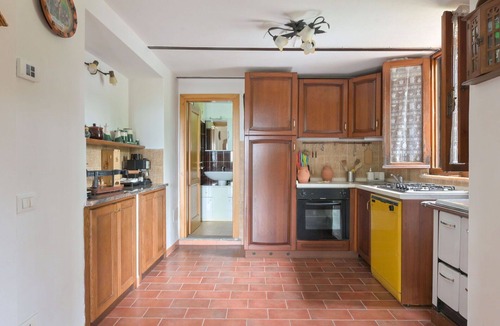 Roccastrada House | Stunning private villa for 9 guests with A/C, private pool, WIFI, TV, patio and pets allowed