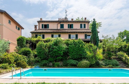 Zenevredo Villa | Stunning private villa with WIFI, private pool, A/C, TV, patio, pets allowed and panoramic view
