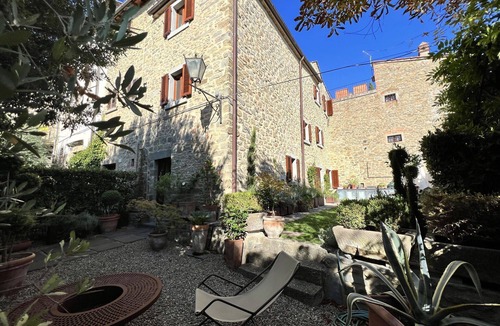 Cortona Old Town House | Stunning private villa for 4 guests with A/C, WIFI