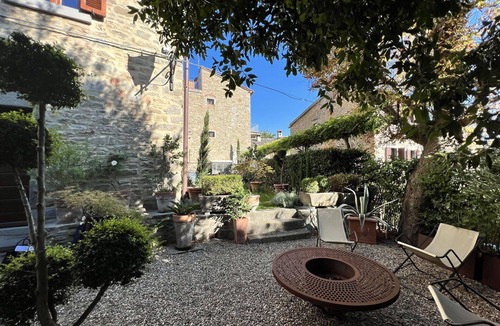 Cortona Old Town House | Stunning private villa for 4 guests with A/C, WIFI
