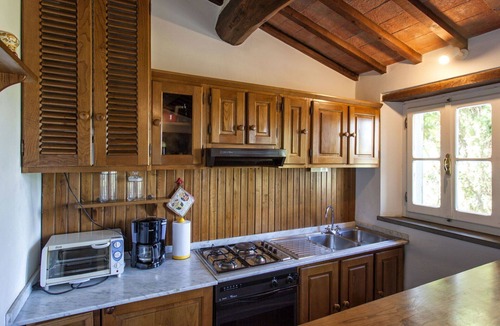 Cortona Villa | Stunning private villa for 14 guests with A/C, WIFI, private pool, TV and pets allowed