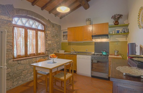 Greve in Chianti Villa | Stunning villa for 4 guests with WIFI, pets allowed and panoramic view