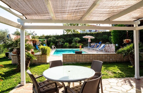 Citta Sant'Angelo House | Stunning villa for 5 guests with pool, WIFI, A/C, TV and patio