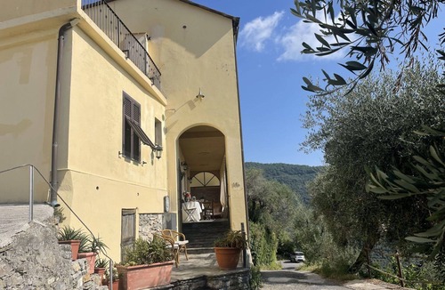 Valloria House | Stunning villa for 4 guests with terrace