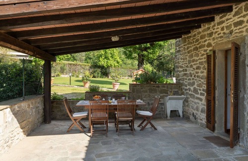 Subbiano Villa | Stunning villa with WIFI, private pool, hot tub, A/C, TV, patio, panoramic view, close to Arezzo