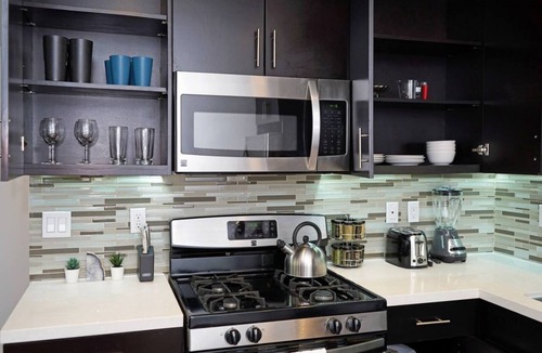 Los Angeles Apartment | Style in the City - Free Parking- Downtown LA!