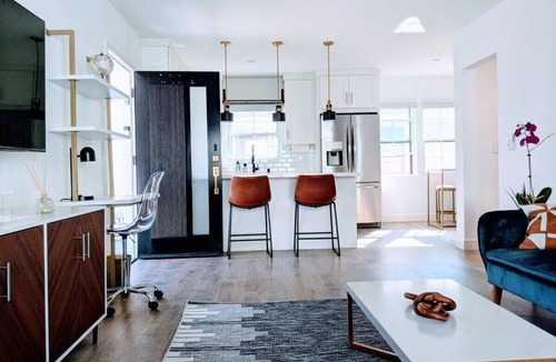 Carlson Park Apartment | Stylish 1BR Luxe Apartment in Downtown Culver City