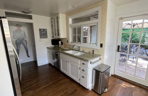 Silver Lake House | Stylish 2-Bedroom House in the Heart of Silverlake