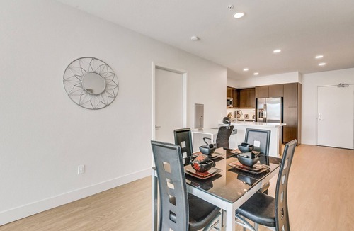 Chinatown Apartment | Stylish 2BR Near Dodgers Stadium by Oneluxstay
