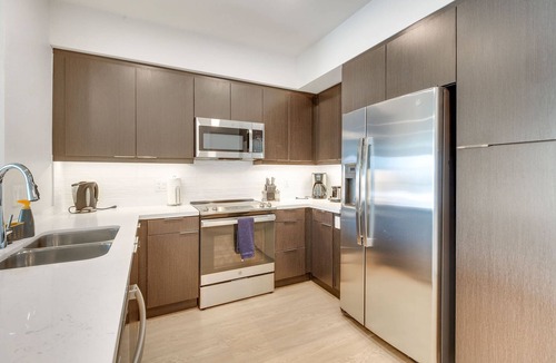 Chinatown Apartment | Stylish 2BR Near Dodgers Stadium by Oneluxstay